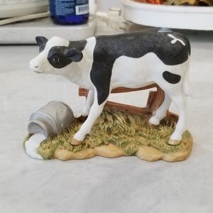 Homco 1459 cow with bucket figurine vintage